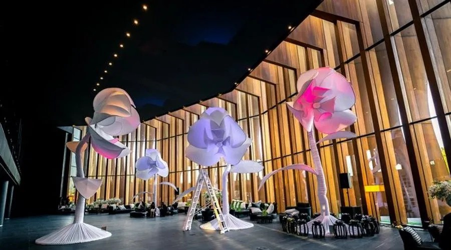 Dekoracje wydarzenia biznesowego w Hiszpanii na konferencję, prezentację produktu lub galę